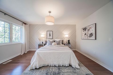Photo 14 at 82 Ballymore Drive, Bayview Wellington, Aurora