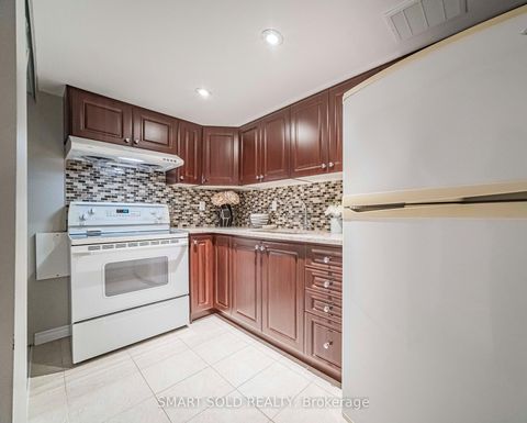 Photo 24 at 82 Ballymore Drive, Bayview Wellington, Aurora