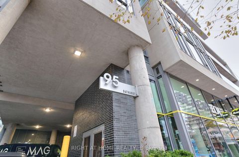 Photo 1 at 422 - 95 Bathurst Street, Waterfront Communities C1, Toronto