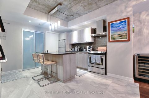 Photo 5 at 422 - 95 Bathurst Street, Waterfront Communities C1, Toronto