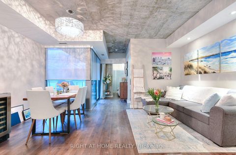 Photo 9 at 422 - 95 Bathurst Street, Waterfront Communities C1, Toronto