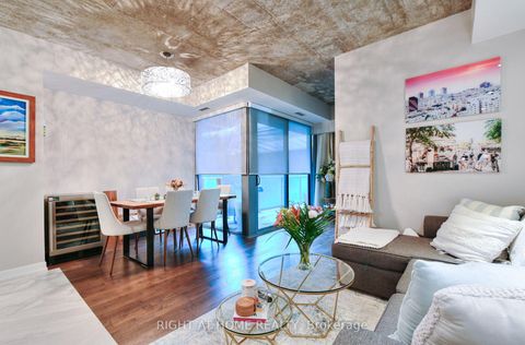 Photo 11 at 422 - 95 Bathurst Street, Waterfront Communities C1, Toronto