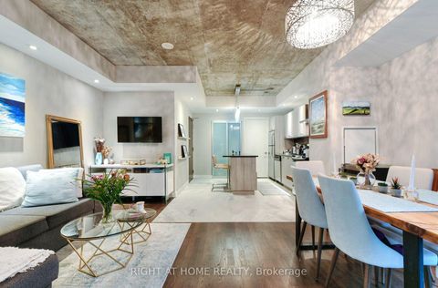 Photo 13 at 422 - 95 Bathurst Street, Waterfront Communities C1, Toronto