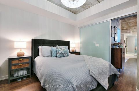 Photo 16 at 422 - 95 Bathurst Street, Waterfront Communities C1, Toronto