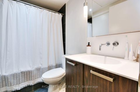 Photo 20 at 422 - 95 Bathurst Street, Waterfront Communities C1, Toronto