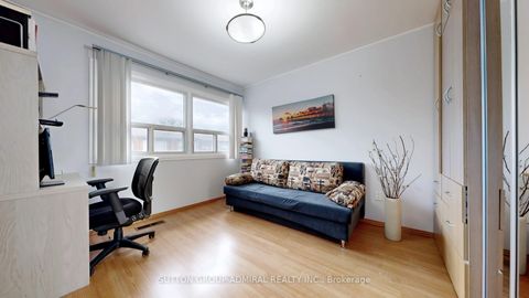 Photo 19 at 4 Dove Hawk Way, Branson, Toronto