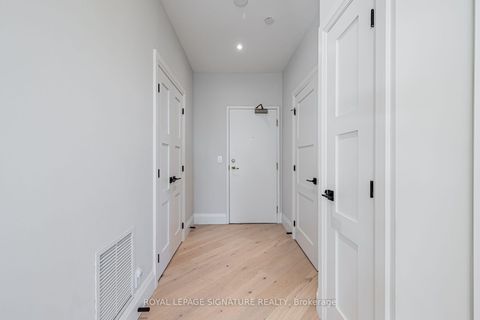 Photo 1 at 1002 - 980 Yonge Street, Annex, Toronto
