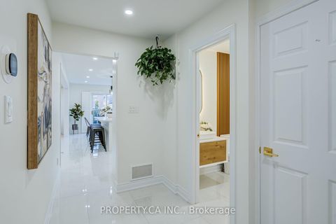 Photo 2 at 131 Giotto Crescent, Maple, Vaughan