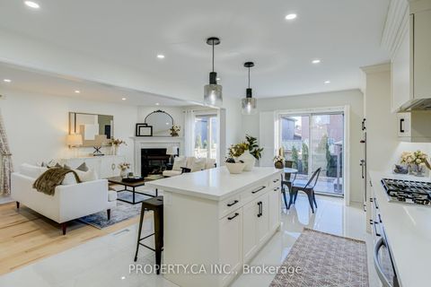 Photo 9 at 131 Giotto Crescent, Maple, Vaughan