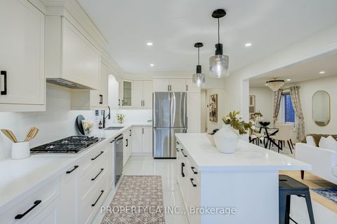 Photo 10 at 131 Giotto Crescent, Maple, Vaughan