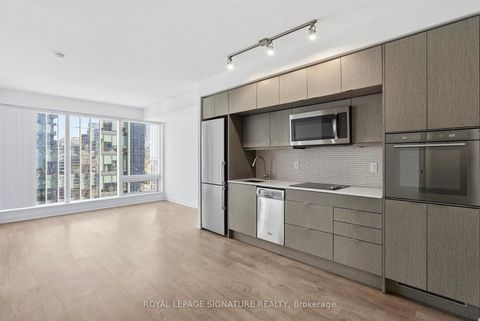 Photo 1 at 2004 - 10 York Street, Waterfront Communities C1, Toronto