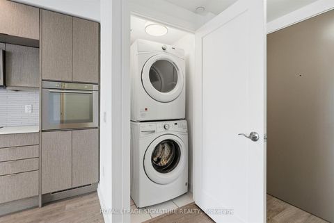 Photo 15 at 2004 - 10 York Street, Waterfront Communities C1, Toronto