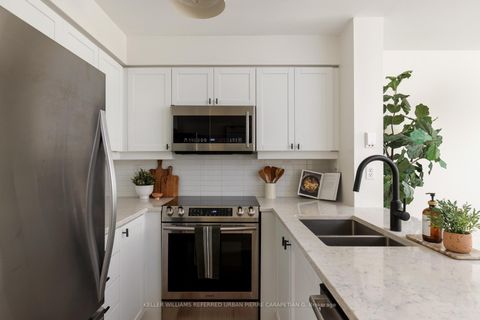 Photo 18 at 402 - 188 Redpath Avenue, Mount Pleasant West, Toronto