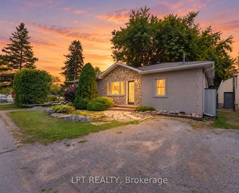 Photo 6 at 427 Lake Drive E, Historic Lakeshore Communities, Georgina