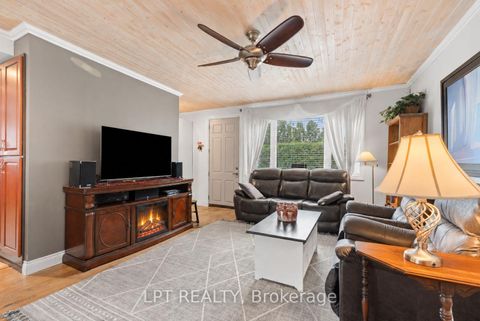 Photo 9 at 427 Lake Drive E, Historic Lakeshore Communities, Georgina