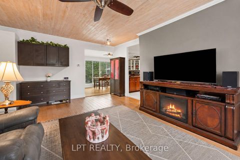 Photo 10 at 427 Lake Drive E, Historic Lakeshore Communities, Georgina
