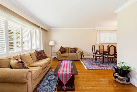 Photo 4 at 182 Dew Street, King City, King