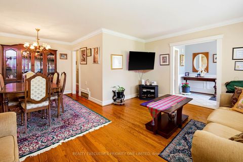 Photo 6 at 182 Dew Street, King City, King