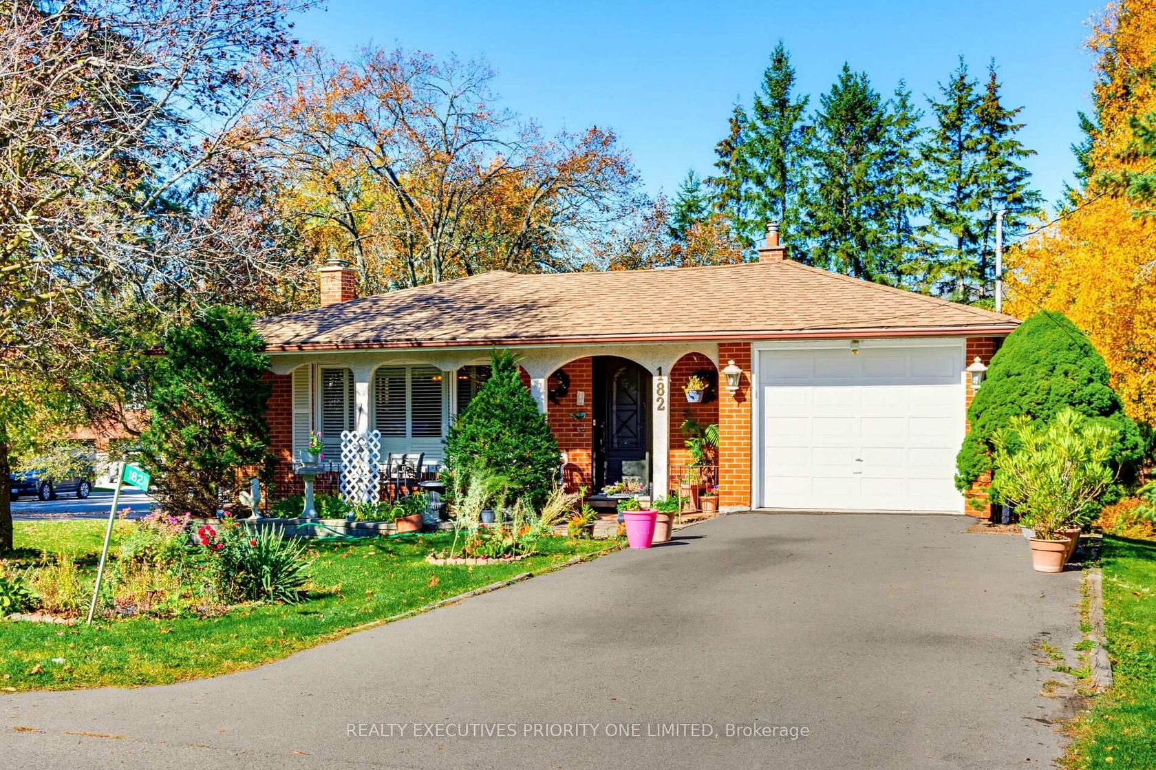 182 Dew Street, King City, King photo number 2