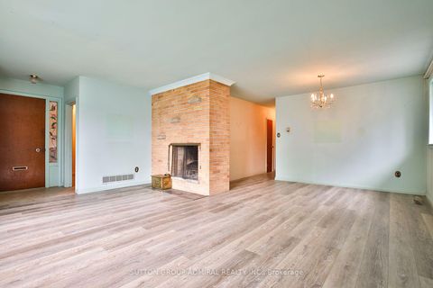 Photo 5 at 191 Driscoll Road, Mill Pond, Richmond Hill