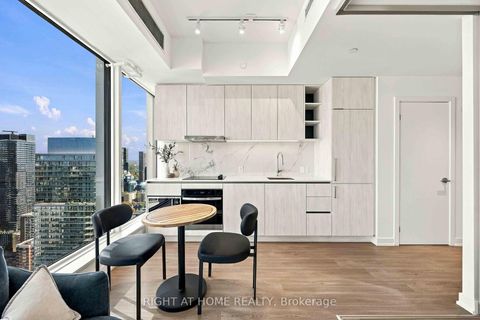 Photo 14 at 5205 - 8 Wellesley Street W, Bay Street Corridor, Toronto