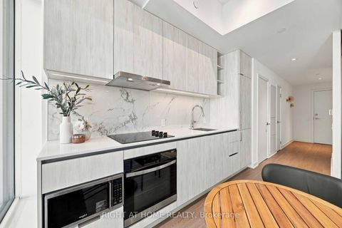 Photo 15 at 5205 - 8 Wellesley Street W, Bay Street Corridor, Toronto