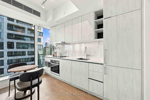 Photo 17 at 5205 - 8 Wellesley Street W, Bay Street Corridor, Toronto