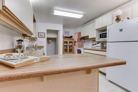 Photo 10 at 12603 Leslie Street, Rural Richmond Hill, Richmond Hill