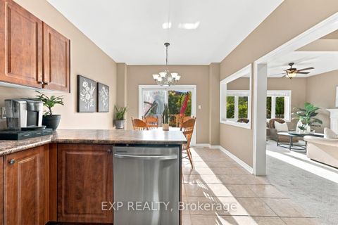 Photo 12 at 36 Saltzburg Crescent, Keswick North, Georgina