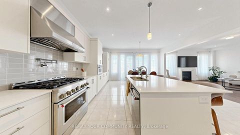 Photo 5 at 9 Backhouse Drive, Rural Richmond Hill, Richmond Hill