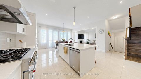 Photo 6 at 9 Backhouse Drive, Rural Richmond Hill, Richmond Hill