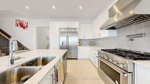 Photo 7 at 9 Backhouse Drive, Rural Richmond Hill, Richmond Hill