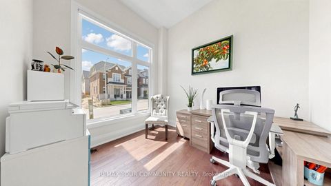 Photo 15 at 9 Backhouse Drive, Rural Richmond Hill, Richmond Hill