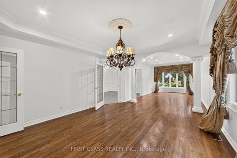 Photo 5 at 67 Black Walnut Crescent, Langstaff, Richmond Hill
