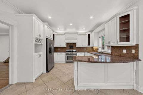 Photo 6 at 67 Black Walnut Crescent, Langstaff, Richmond Hill