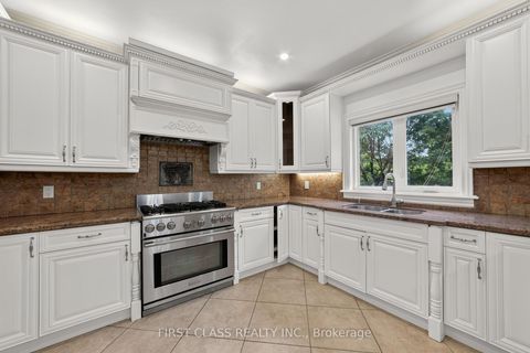 Photo 7 at 67 Black Walnut Crescent, Langstaff, Richmond Hill