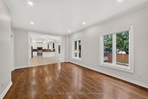 Photo 12 at 67 Black Walnut Crescent, Langstaff, Richmond Hill