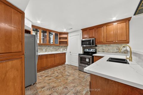 Photo 36 at 67 Black Walnut Crescent, Langstaff, Richmond Hill