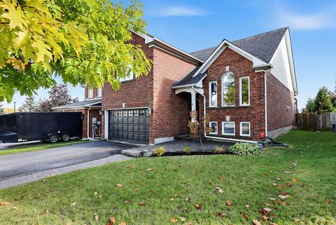 Photo 3 at 4 Brecken Drive, Keswick South, Georgina