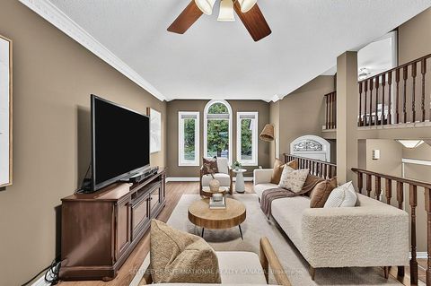 Photo 5 at 4 Brecken Drive, Keswick South, Georgina