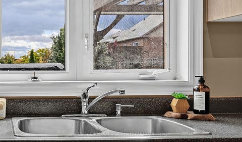 Photo 14 at 4 Brecken Drive, Keswick South, Georgina