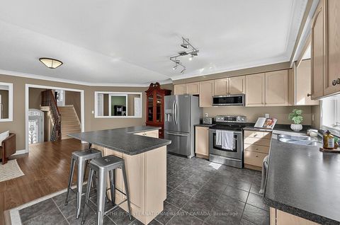 Photo 15 at 4 Brecken Drive, Keswick South, Georgina