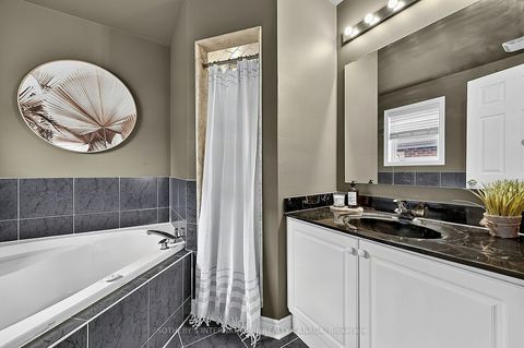 Photo 21 at 4 Brecken Drive, Keswick South, Georgina