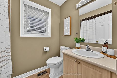 Photo 24 at 4 Brecken Drive, Keswick South, Georgina