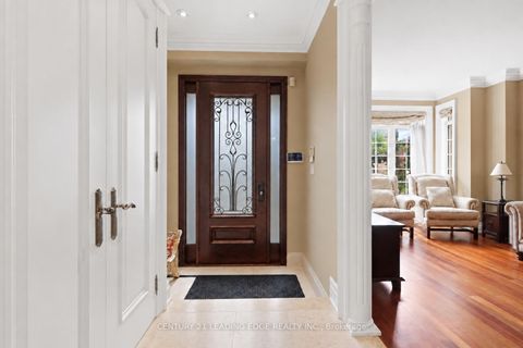 Photo 2 at 40 Arista Gate, Islington Woods, Vaughan