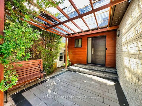 Photo 2 at 338 Brownridge Drive, Brownridge, Vaughan