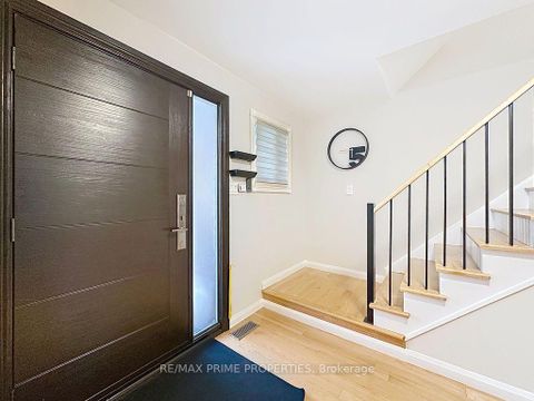 Photo 4 at 338 Brownridge Drive, Brownridge, Vaughan