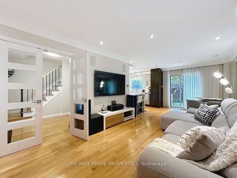 Photo 5 at 338 Brownridge Drive, Brownridge, Vaughan