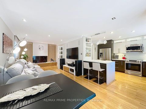 Photo 10 at 338 Brownridge Drive, Brownridge, Vaughan