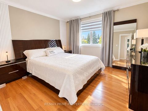 Photo 11 at 338 Brownridge Drive, Brownridge, Vaughan